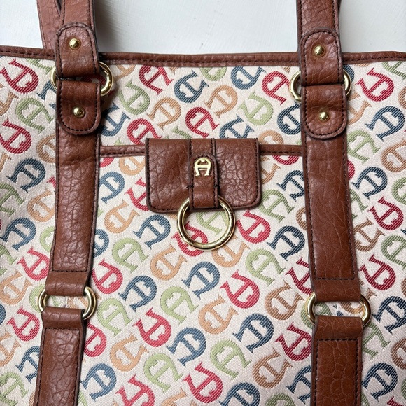 90s Vintage Leather Tapestry Tote Bag - Picture 4 of 12